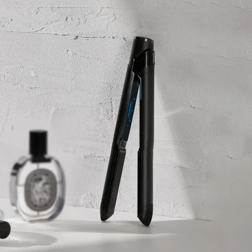 GlamPalm GP201T Medium Flat Iron in Pure Black product image