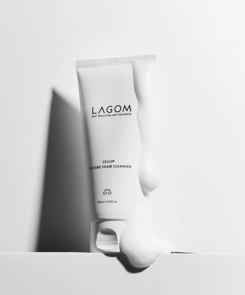 LAGOM Cellup pH Cure Foam Cleanser